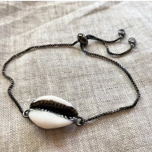 NWT Estrella and Luna black lanyard style bracelet